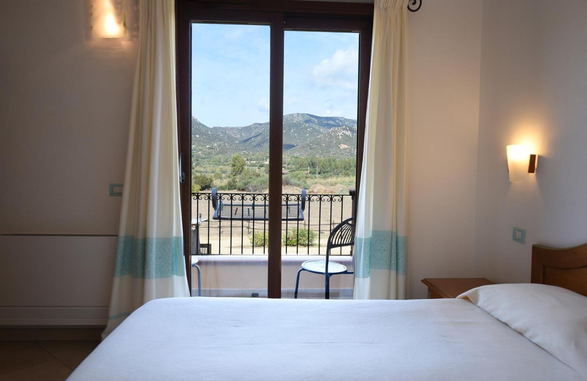 Le Anfore Hotel Villasimius Exterior foto