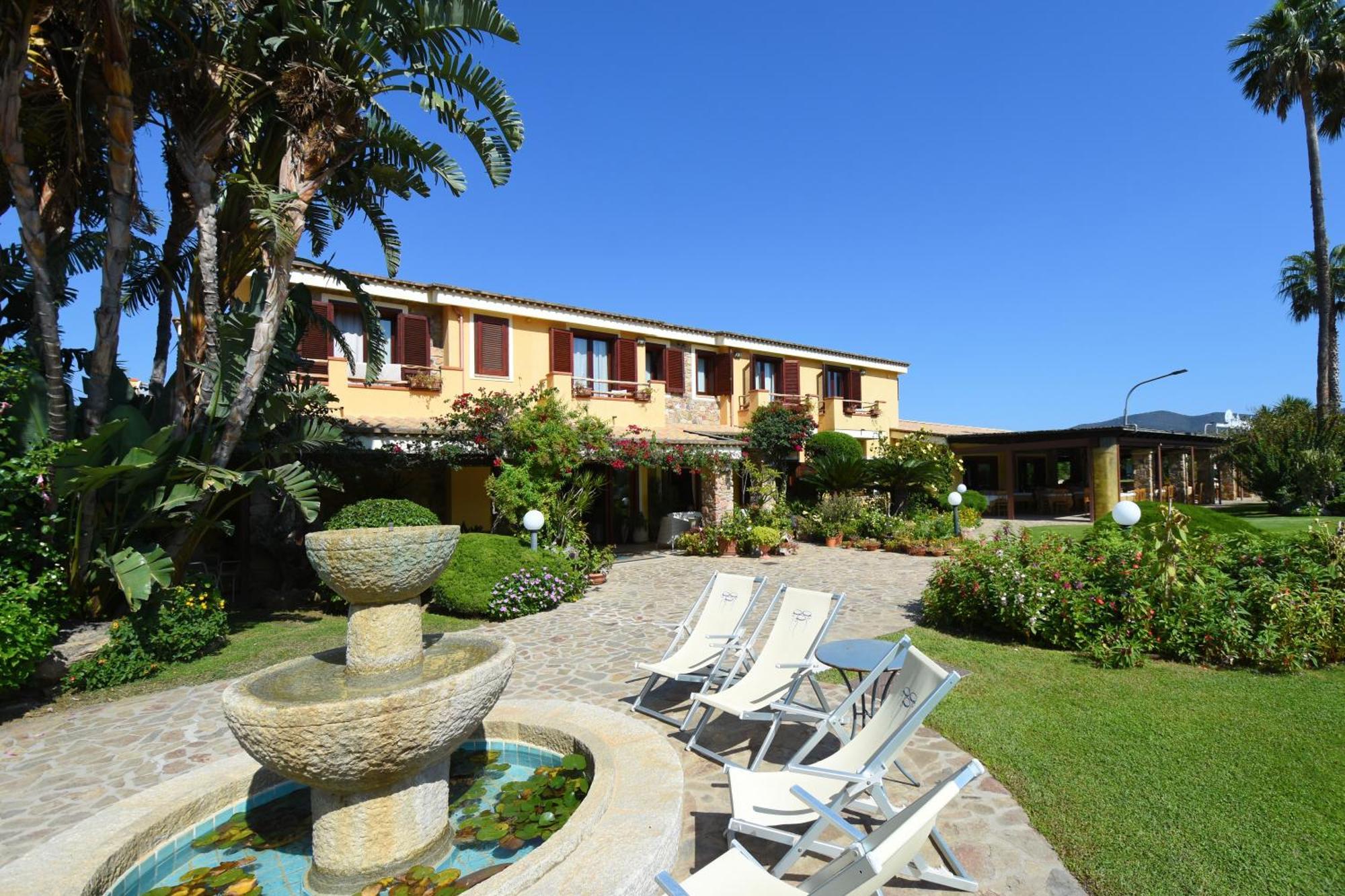 Le Anfore Hotel Villasimius Exterior foto