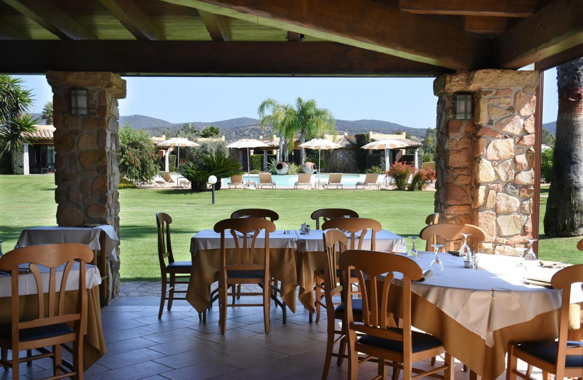 Le Anfore Hotel Villasimius Exterior foto