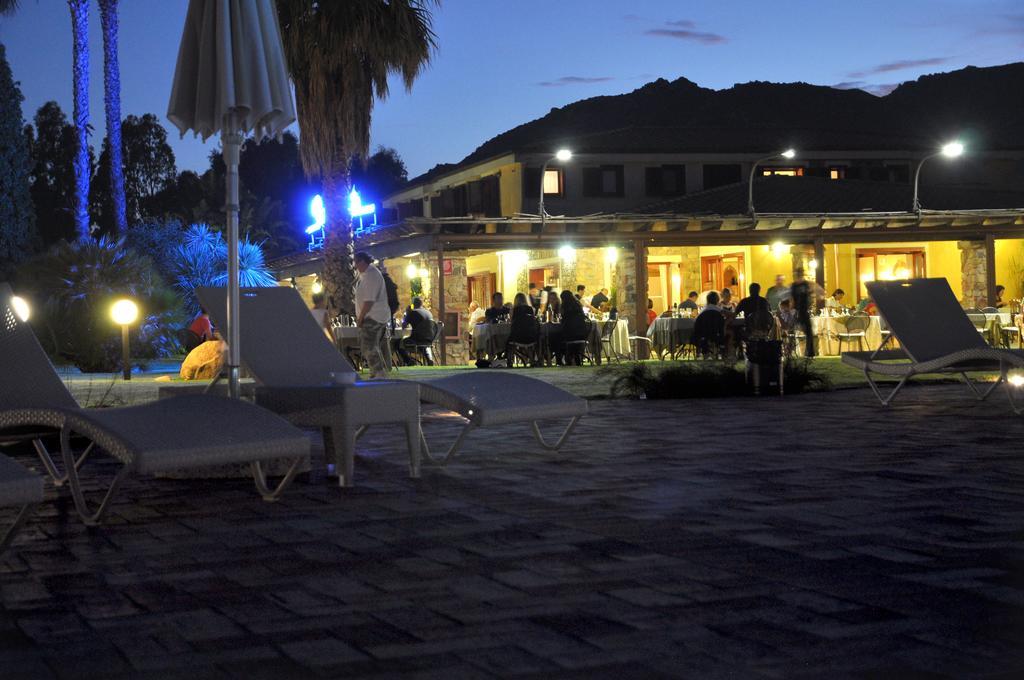 Le Anfore Hotel Villasimius Exterior foto