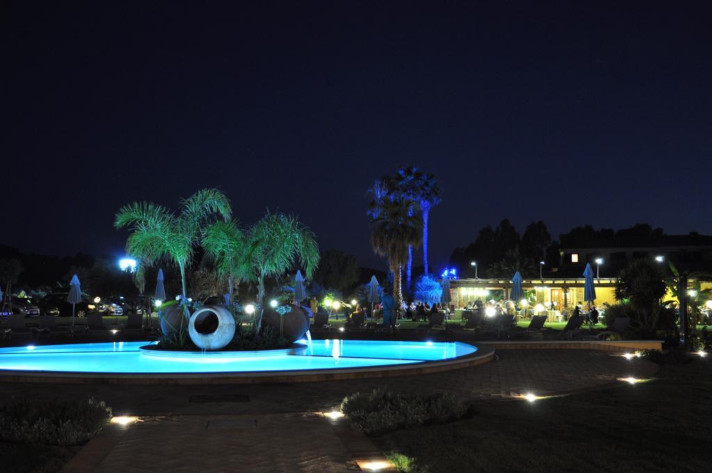Le Anfore Hotel Villasimius Exterior foto