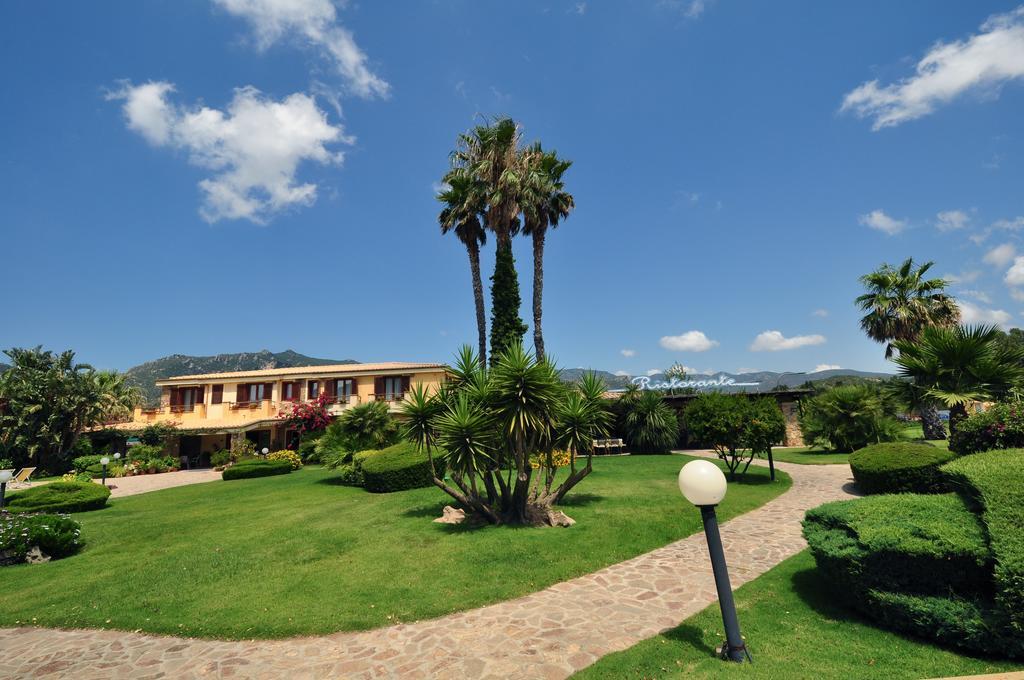 Le Anfore Hotel Villasimius Exterior foto
